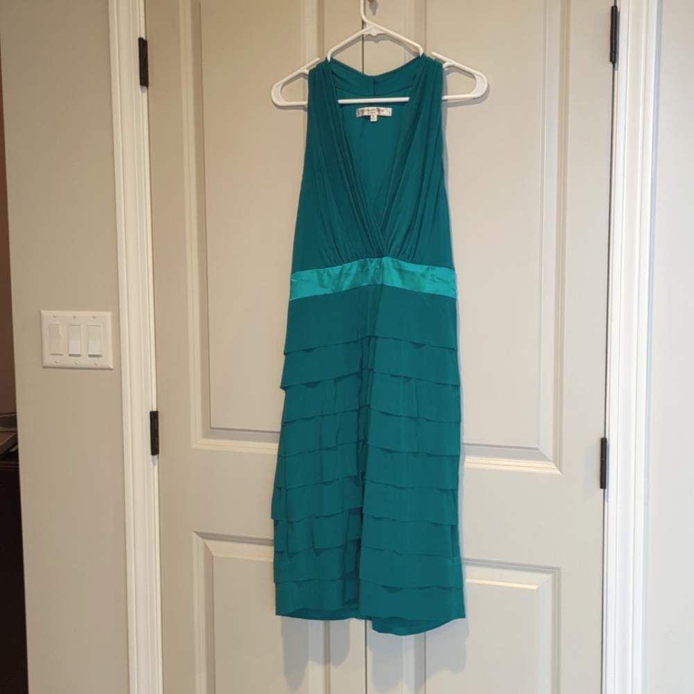 Evan Picone Size 16 tiered blue green below the knee dress.